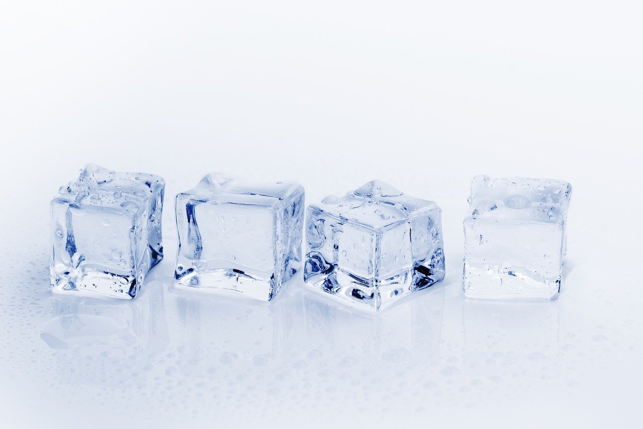 [Infographic] Choosing the Right Ice (and then Finding the Right Ice Maker)